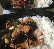 木耳肉丝盖饭