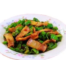 Green Pepper Stir-fried Pork