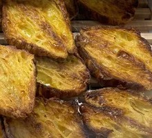 Molten Cheese Croissant