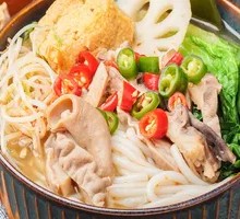 Hot-Steamed Beef Offal Noodles