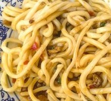 Fish-flavored Noodles with Pork Sauce