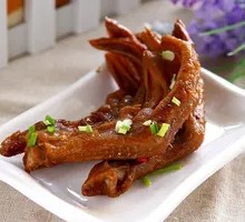 Spicy Braised Duck Feet