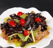 Wood Ear Mushroom and Pork Rice Bowl