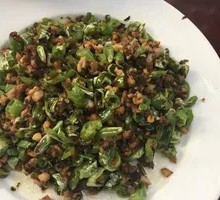 Chicken with Pickled Mustard Greens