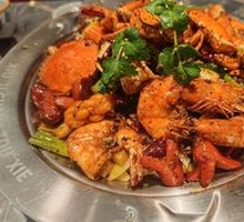 Shrimp and Crab Embrace