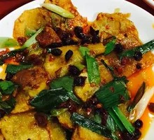 Stir-Fried Potato with Spicy Sauce
