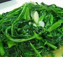 Garlic Stir-Fried Water Spinach