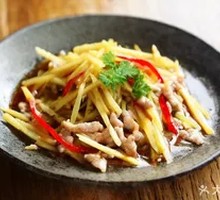 Young Ginger and Shredded Pork Rice Dish