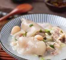 Stewed Pig Trotter with Herbal Ingredients