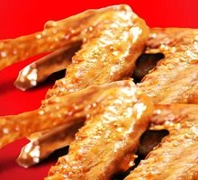 Fragrant Chicken Wings and Pork Trotters