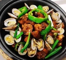 Stewed Chicken and Potato Rice in Iron Pot