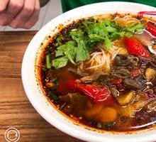 Bawei Pickled Pepper Chicken Offal Noodles