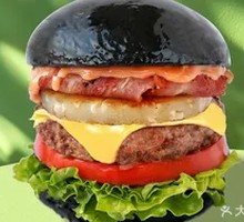 Black Gold Hawaii Pineapple Beef Burger