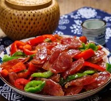 Bell Pepper Stir-fried Sausage