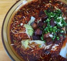 One-Style Braised Pork Noodles