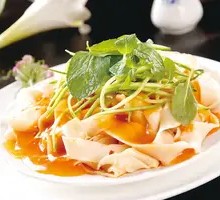 Noodles with Meat Sauce Soup