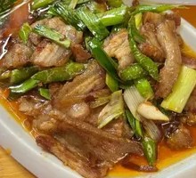 Stir-fried Pork with Garlic Shoots