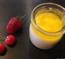 White Skin Milk Custard with Peach