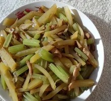 Stir-Fried Celery with Potato Strips