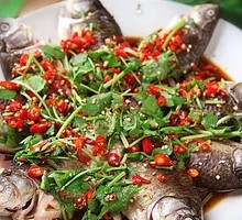 Cold-mixed crucian carp