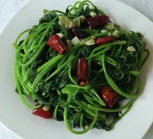 Stir-fried Sweet Potato Vine Tips