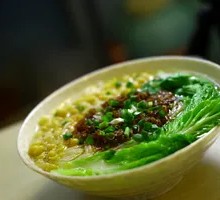 Clear Soup Pea and Mixed Sauce Noodles