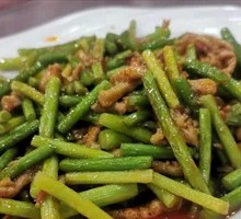 Garlic Shoots with Shredded Pork