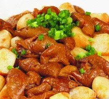 Snow Beans Stewed with Pig Intestines