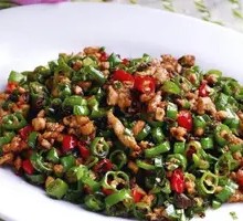 Sichuan-style Chicken with Rice Fragments