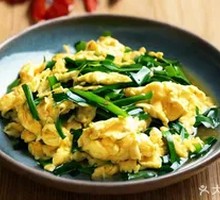 Stir-fried Eggs with Leeks