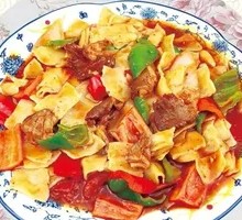Lanzhou Beef Noodles with Fried Noodles