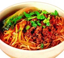 Dry Tossed Noodles with Pork Sauce