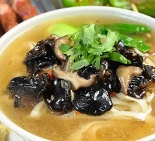 Seafood Daoxiao Noodles