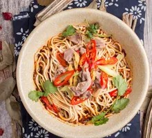 Dry-Mixed Chicken Offal Noodles