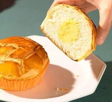 Freshly Baked Pineapple Bun