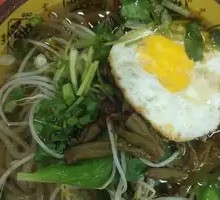 Vegetarian Sour Spicy Noodles