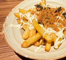 Salted Egg Yolk Pork Rind French Fries