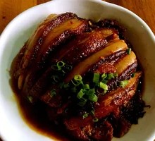 Steamed Braised Pork with Cabbage