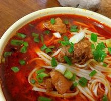 Braised Pork Rib Noodles