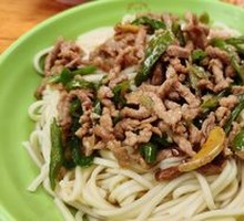 Green Pepper Shredded Pork Noodles