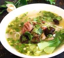 Stewed Chicken Noodles with Mushrooms