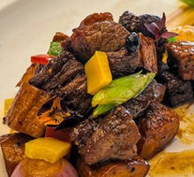 Golden Garlic Snowflake Beef Cubes