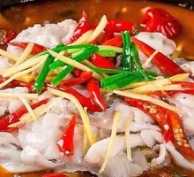Fresh Catfish with Young Ginger in Hot Pot
