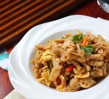 Garlic-flavored Chicken Feet with Bones