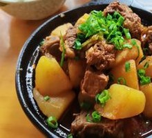 Stewed Pork Ribs with Potatoes