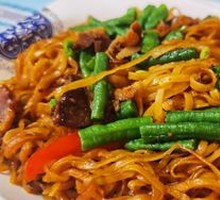 Henan-style Pork and Green Bean Noodles