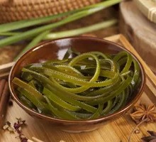 Thin seaweed strips