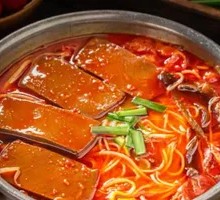 火锅鸭血米线