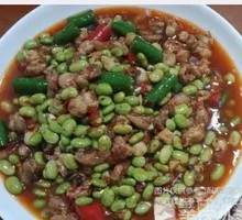 Braised Duck Tendons with Chicken Feet and Green Peas