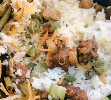 Minced Pork with Yardlong Beans and Rice Crackers